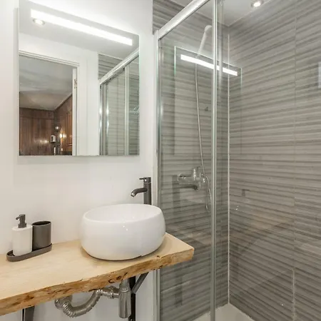 Estudio Centrico Cruz *